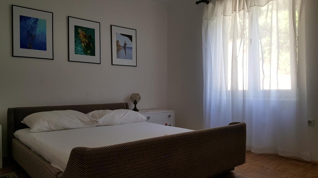 Apartment Viktor Сали Экстерьер фото